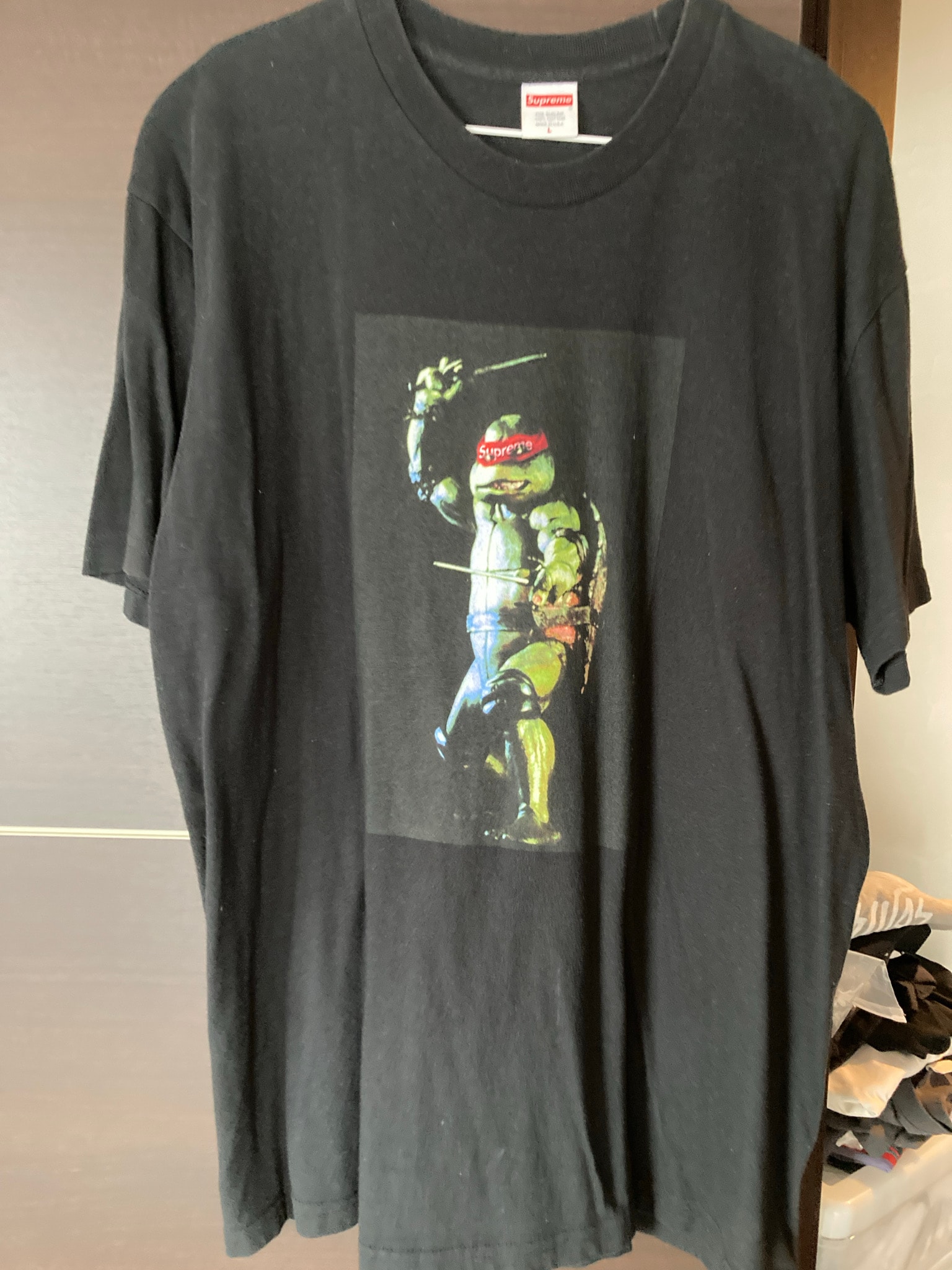 Supreme Raphael Tee "Black"
