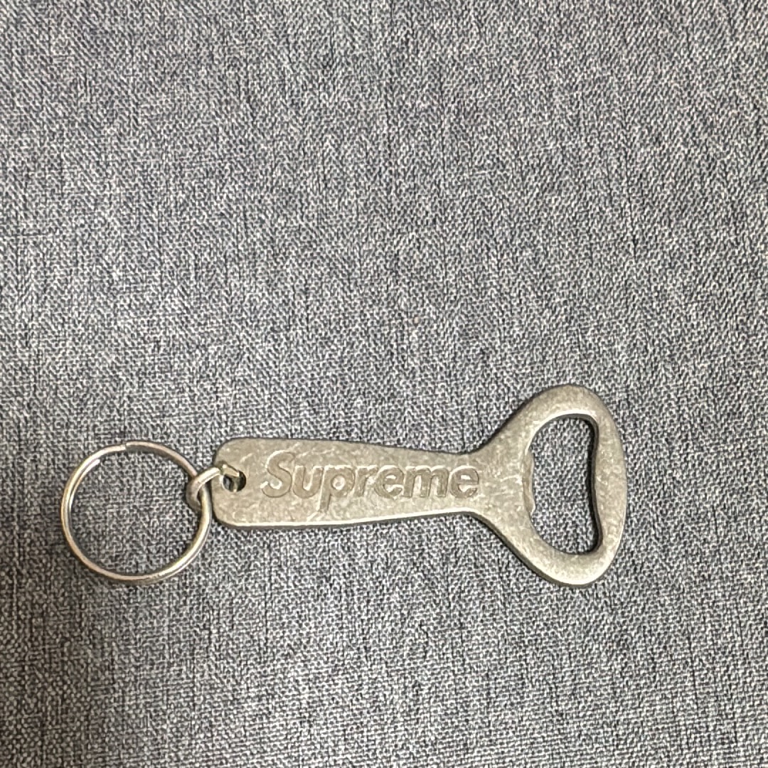 【値下げ】supreme 栓抜き　ネックレス Supreme Bottle Opener Keychain 