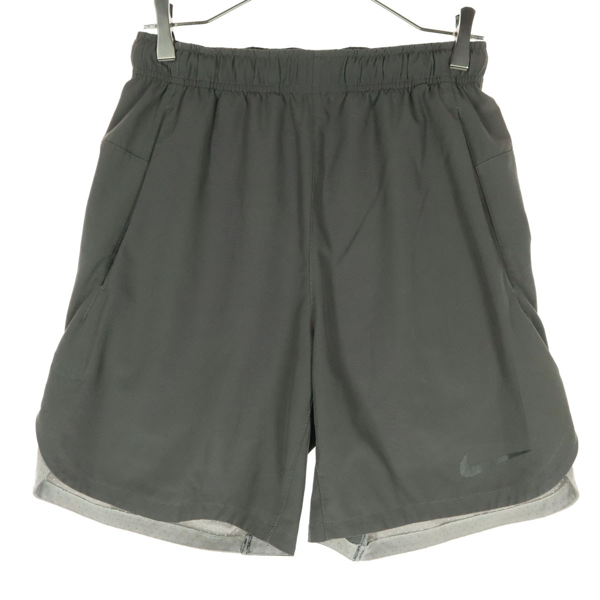 美品 NIKE ナイキ スウッシュ ショートパンツ S グレー