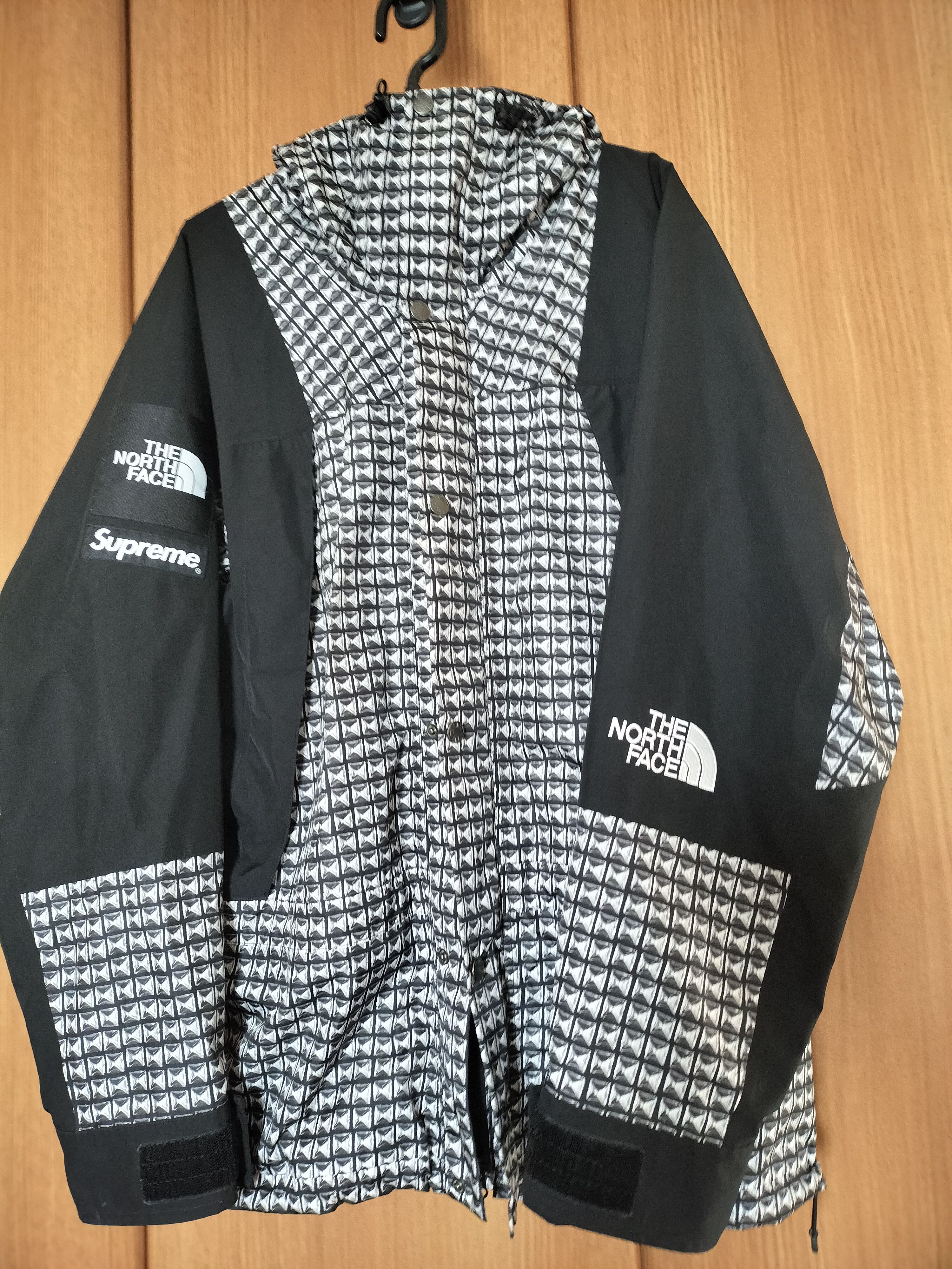 Supreme x The North Face Studded Mountain Light Jacket "Black"