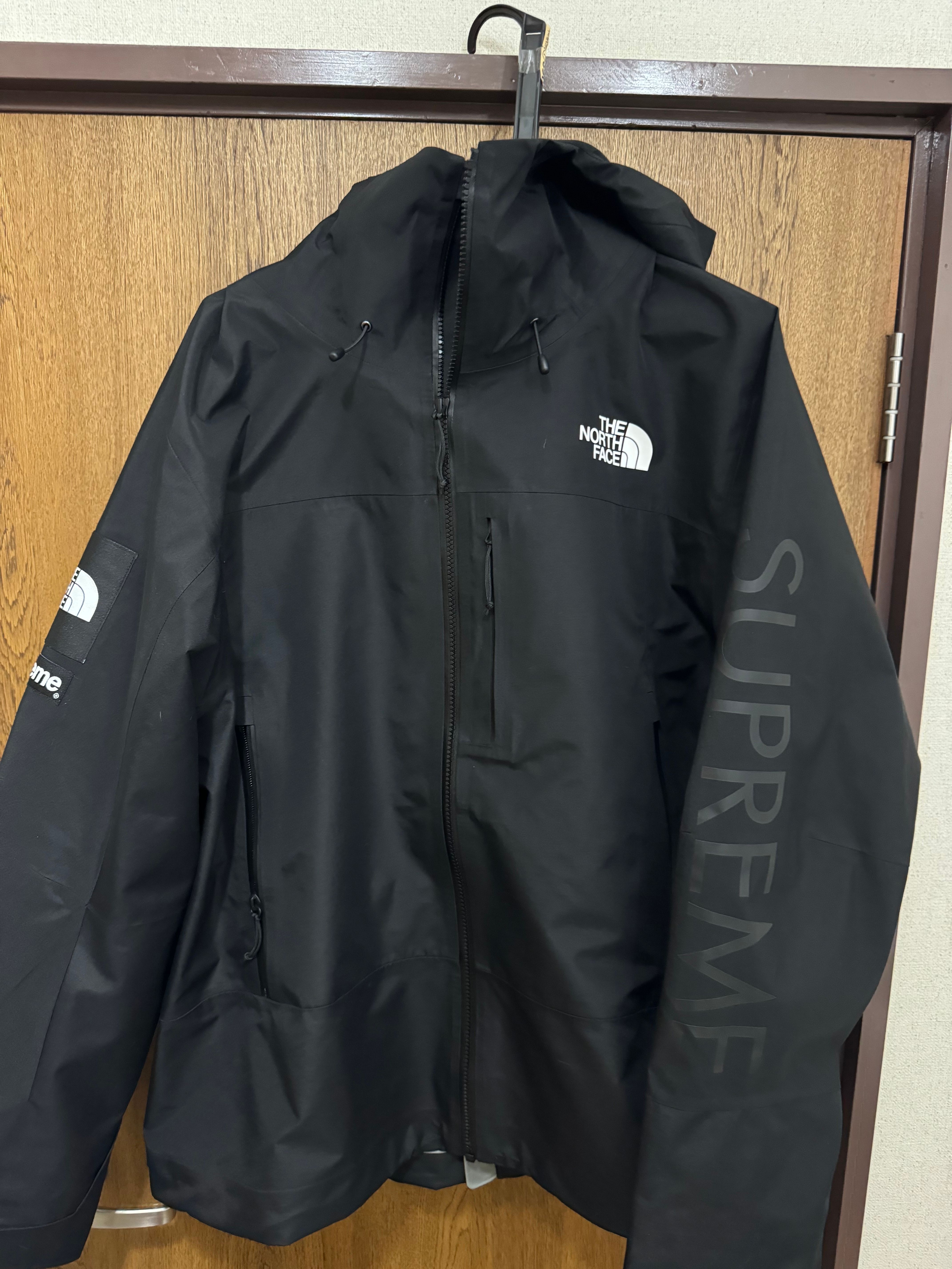 Supreme x The North Face Split Taped Seam Shell Jacket "Black"
