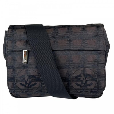 CHANEL シャネル ショルダーバッグ ニュートラベルライン 9番台 ナイロン ブラック 黒 シルバー金具 レディース【中古品】