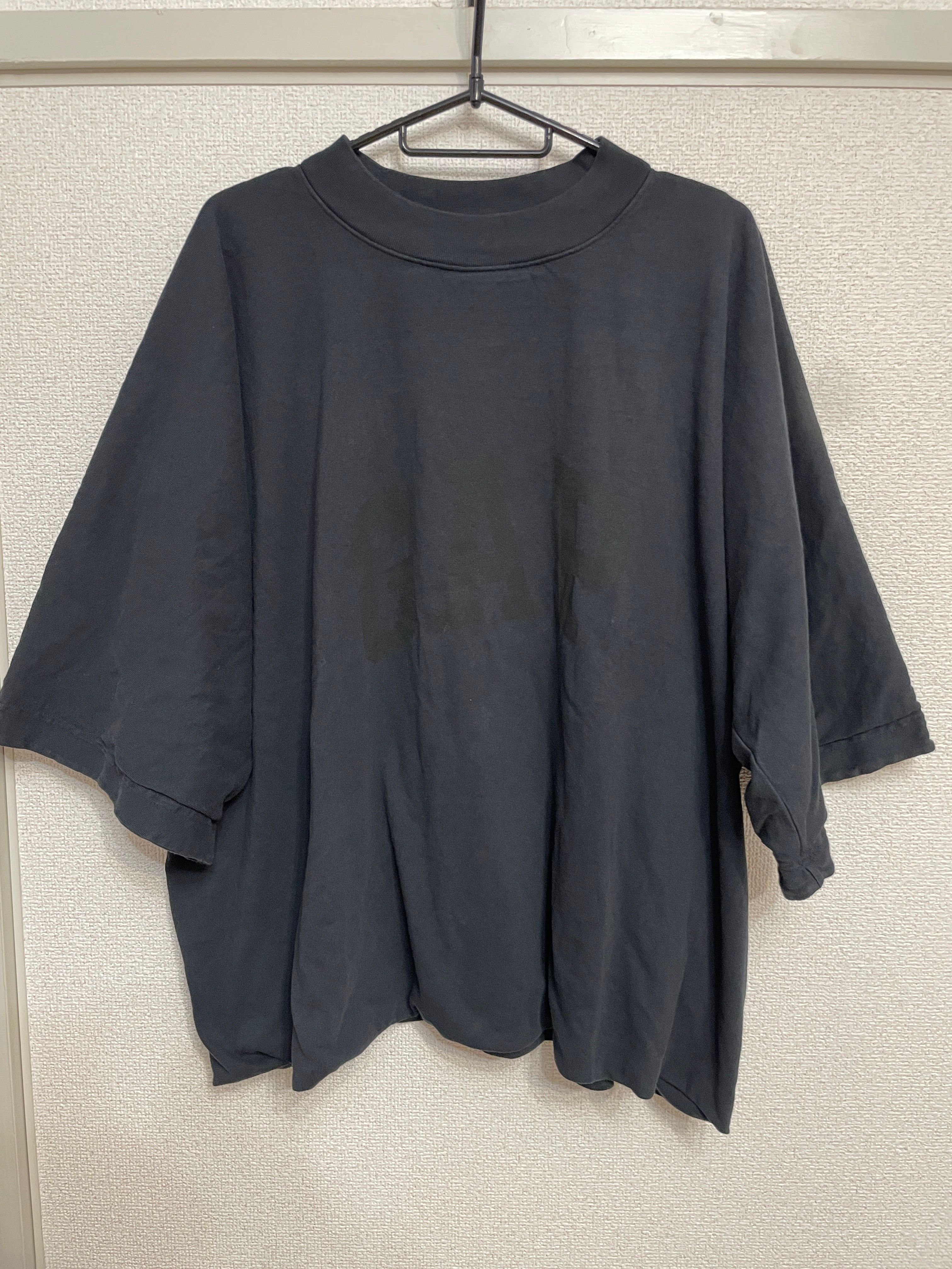 YEEZY GAP Dove No Seam Tee "Washed Black"