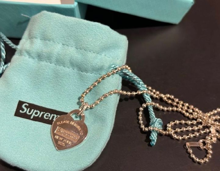 Supreme / Tiffany & Co. Return to Tiffany Heart Tag Pendant "Silver"
