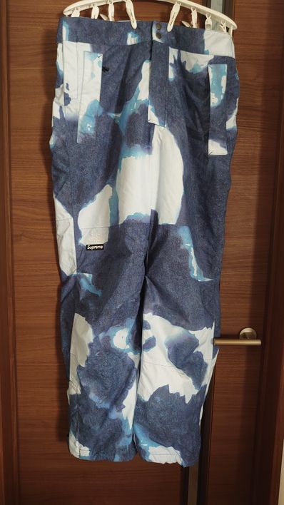 Supreme x The North Face Bleached Denim Print Mountain Pant "Indigo"