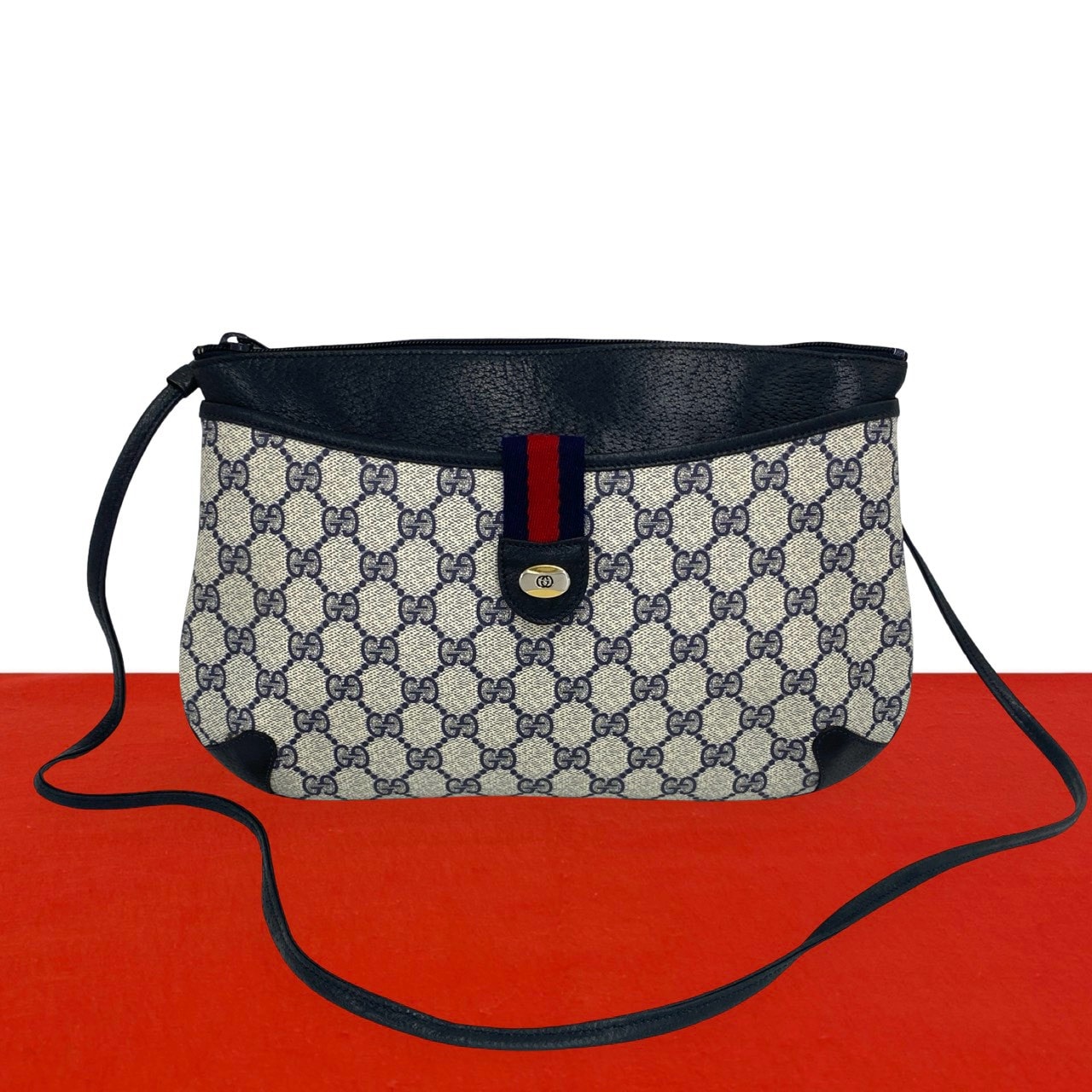 GUCCI グッチ シェリーライン GG ロゴ 柄 金具 レザー PVC ショルダーバッグ ネイビー
 84504