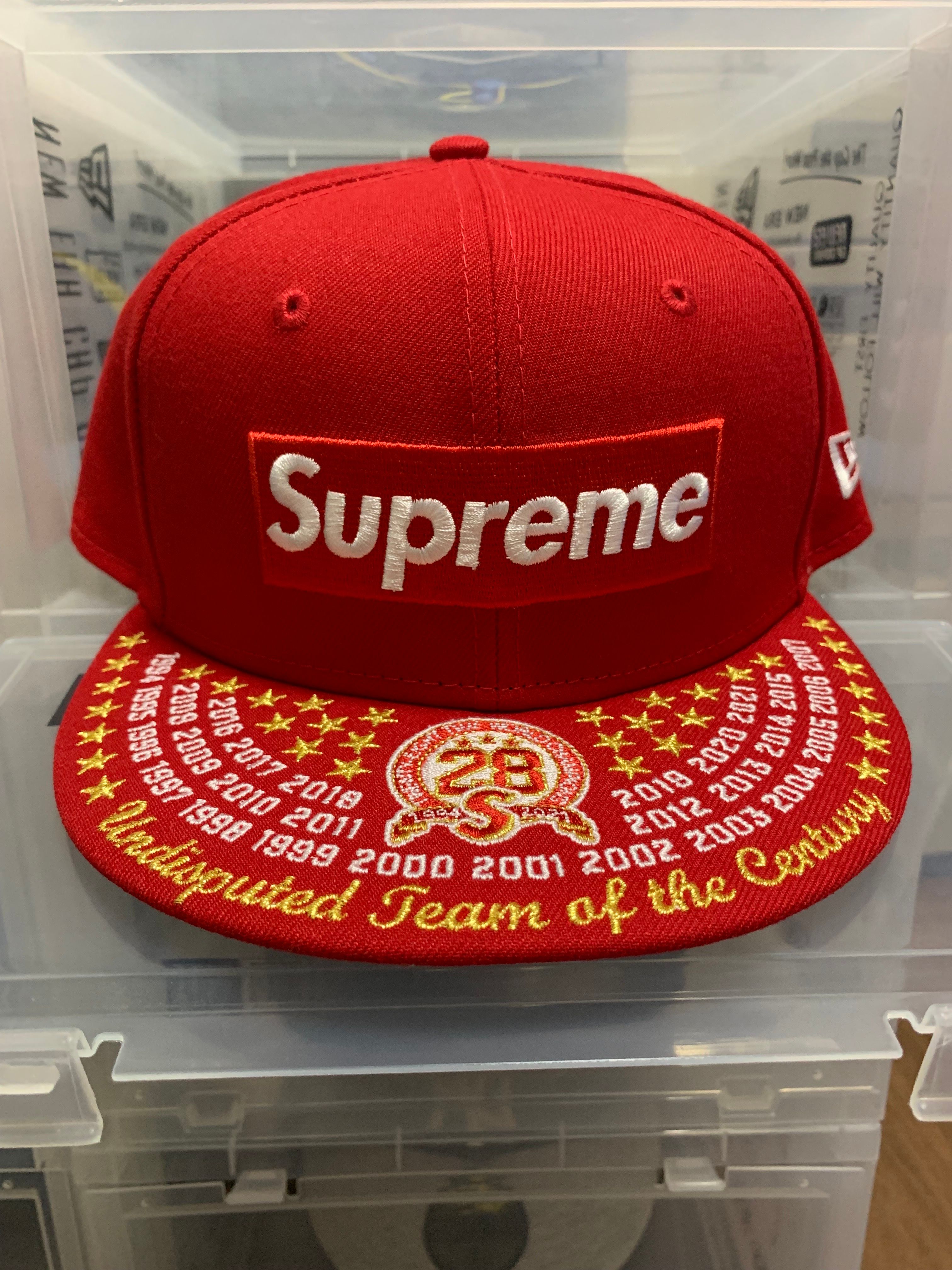 Supreme Undisputed Box Logo New Era "Red"