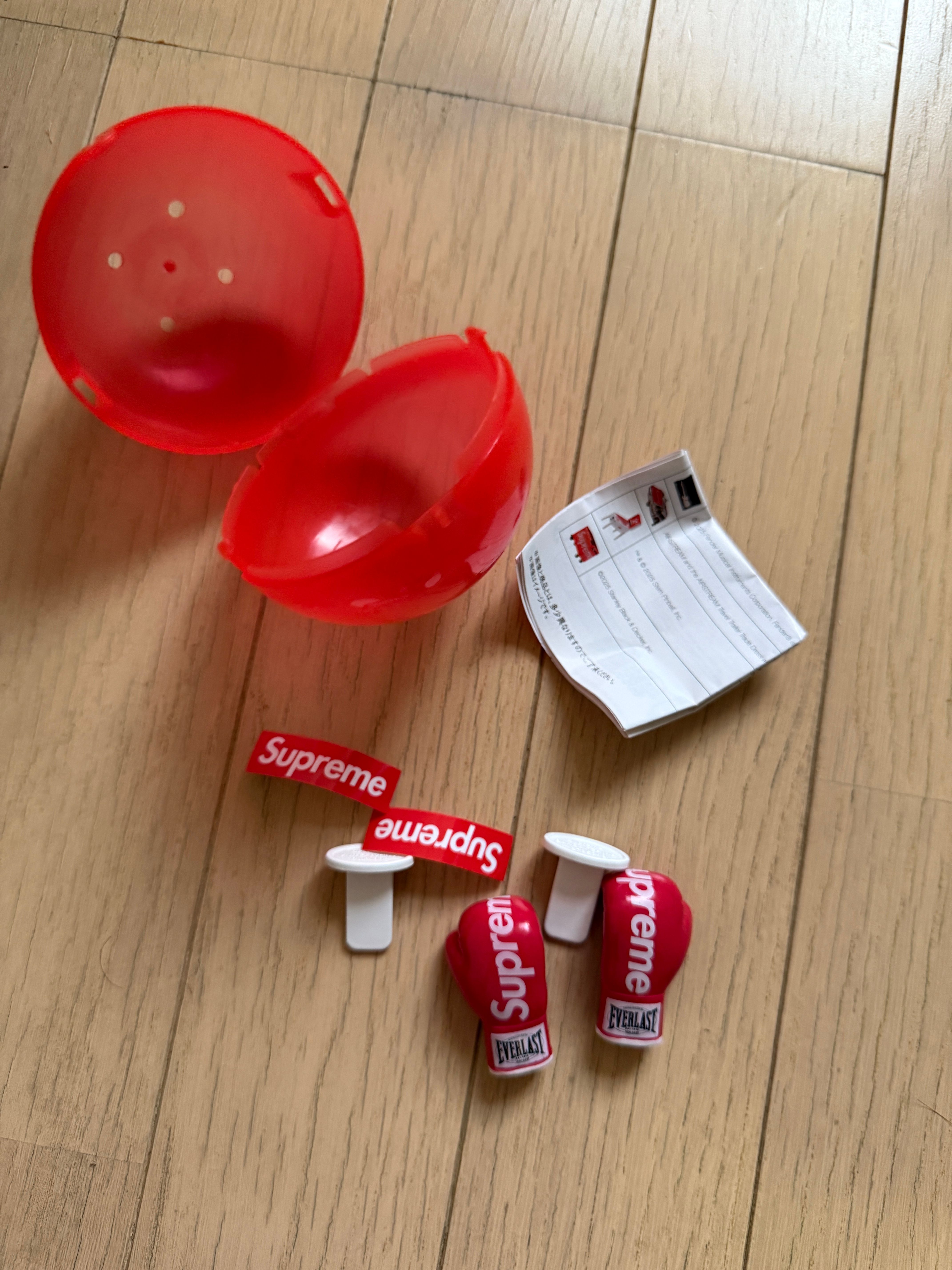 Supreme Bandai Gashapon Machine / EVERLAST Boxing Gloves "Red"