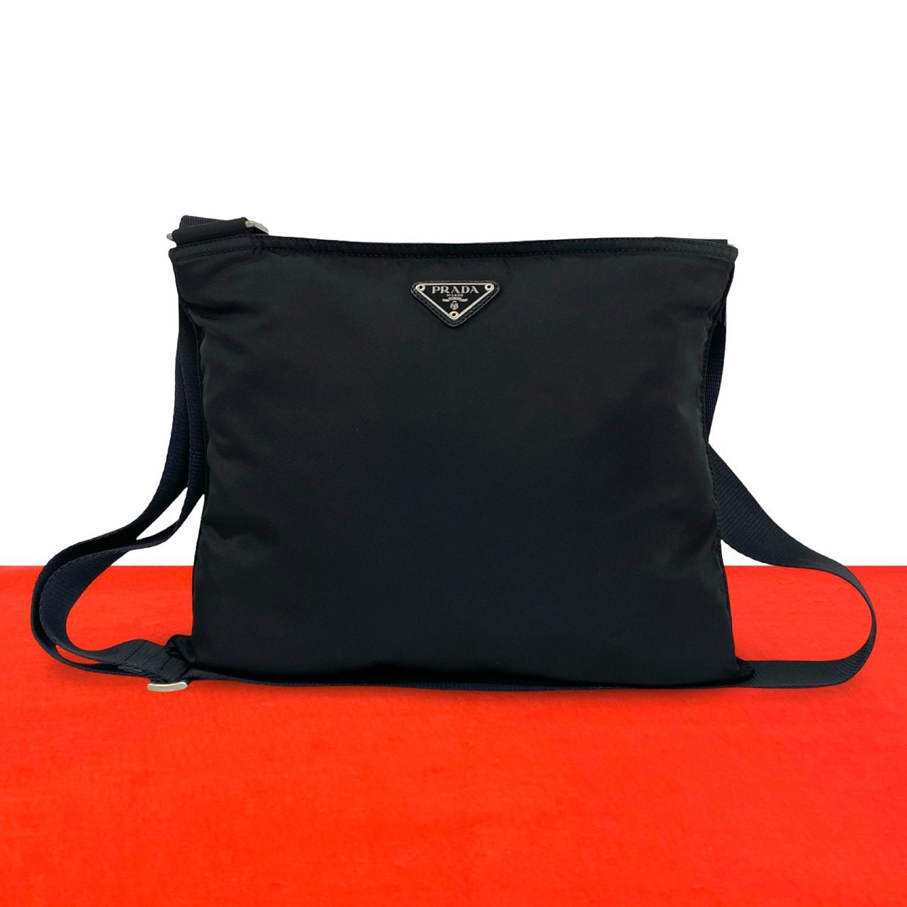 PRADA プラダ 三角 ロゴ 金具 ナイロン ショルダーバッグ ブラック
 44578