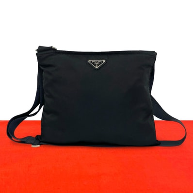 PRADA プラダ 三角 ロゴ 金具 ナイロン ショルダーバッグ ブラック
44578