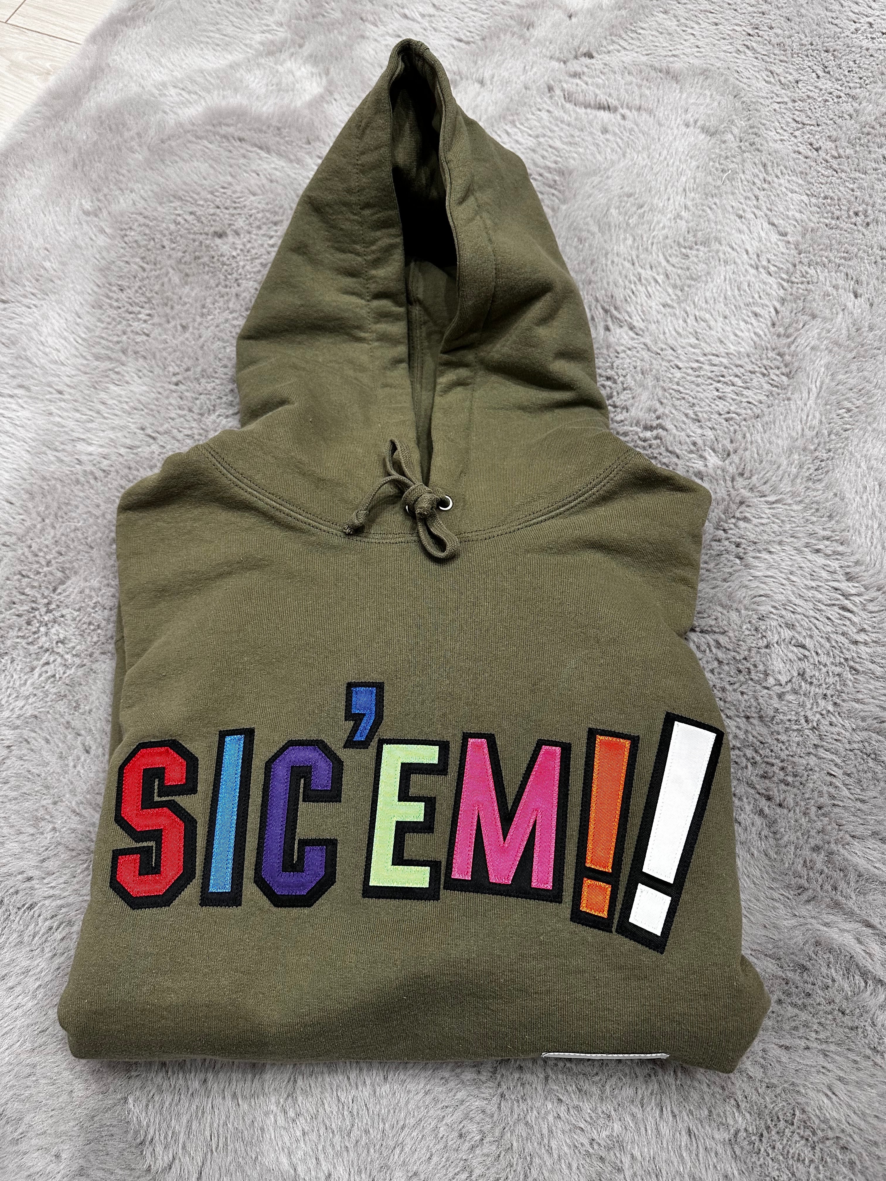 Supreme / WTAPS Sic'em! Hooded Sweatshirt "Olive Drab"