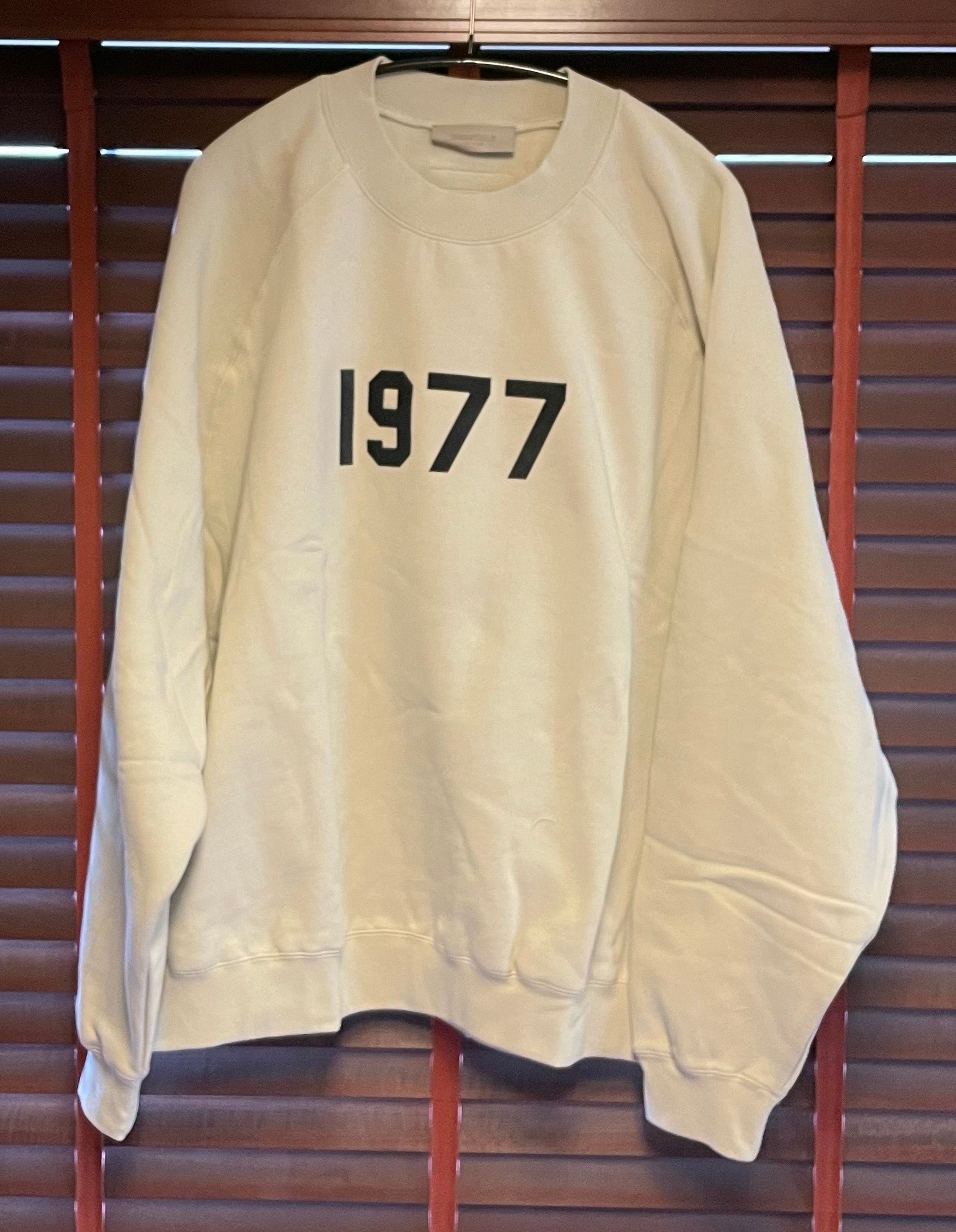 FEAR OF GOD ESSENTIALS 1977 CREWNECK "Wheat"