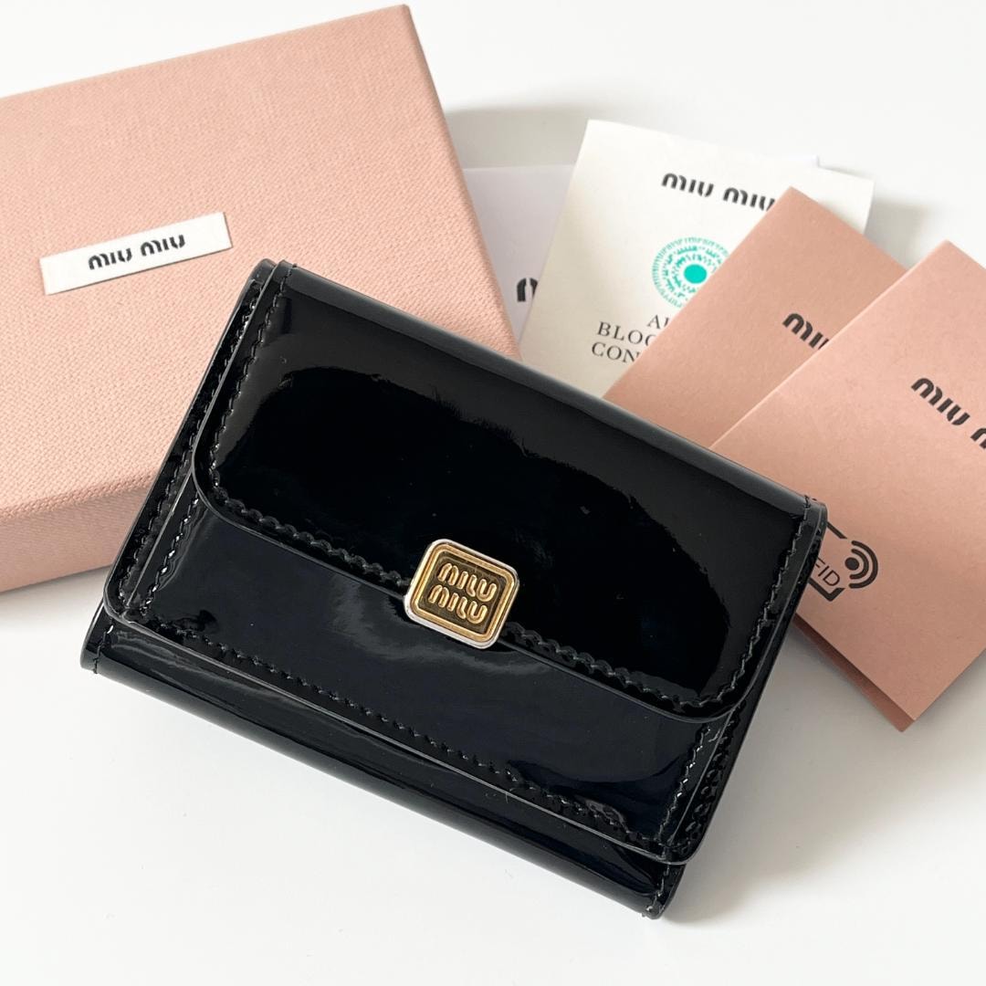 ミュウミュウ5MH021 三つ折り財布 レディース