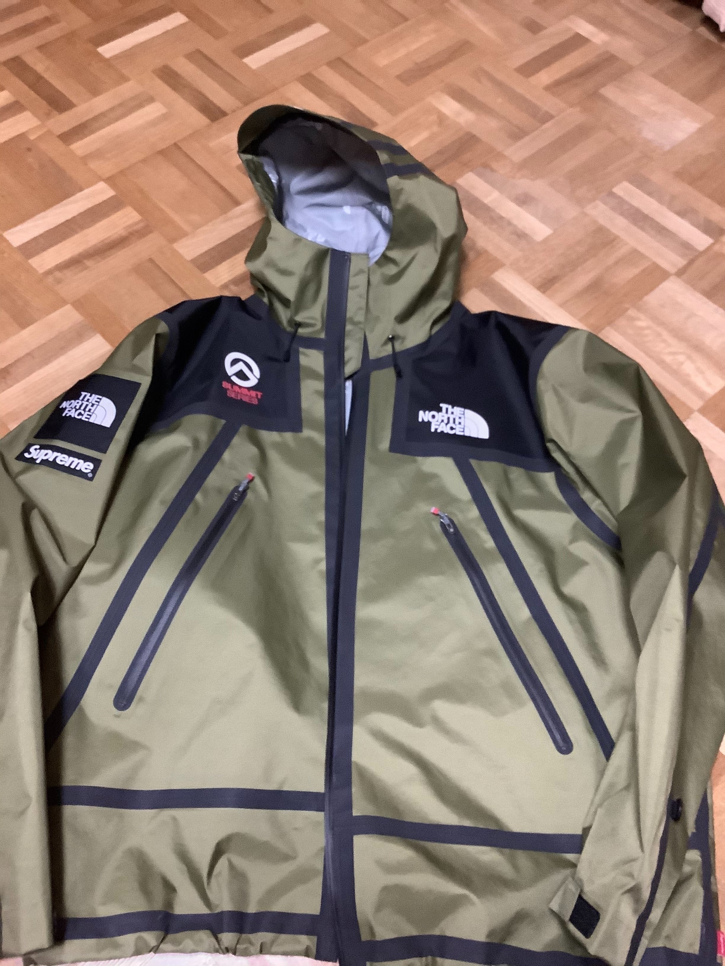 Supreme x The North Face Summit Series Outer Tape Seam Shell Jacket "Olive"
