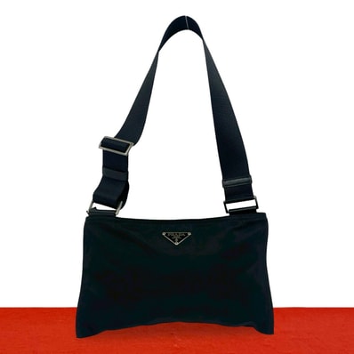 PRADA プラダ 三角ロゴ 金具 ナイロン ショルダーバッグ ブラック
06726