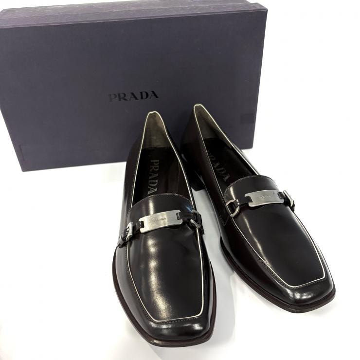 PRADA レザーローファー #37 イタリア製 メタルロゴプレート スクエアトゥ 鑑定済み 正規品 プラダ