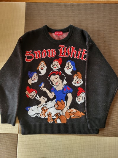 Supreme Snow White Sweater "Black"