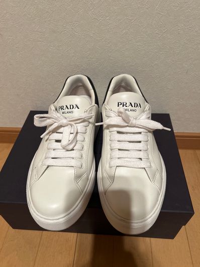 プラダスニーカー