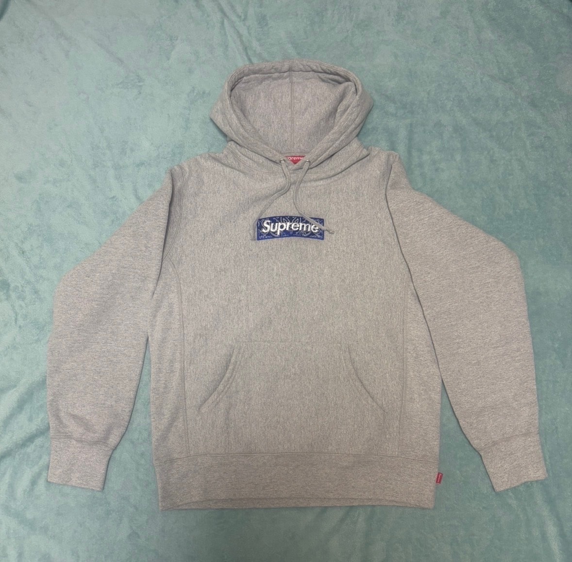 シュプリーム バンダナ ボックス ロゴ フーディッド スウェットシャツ "グレー"