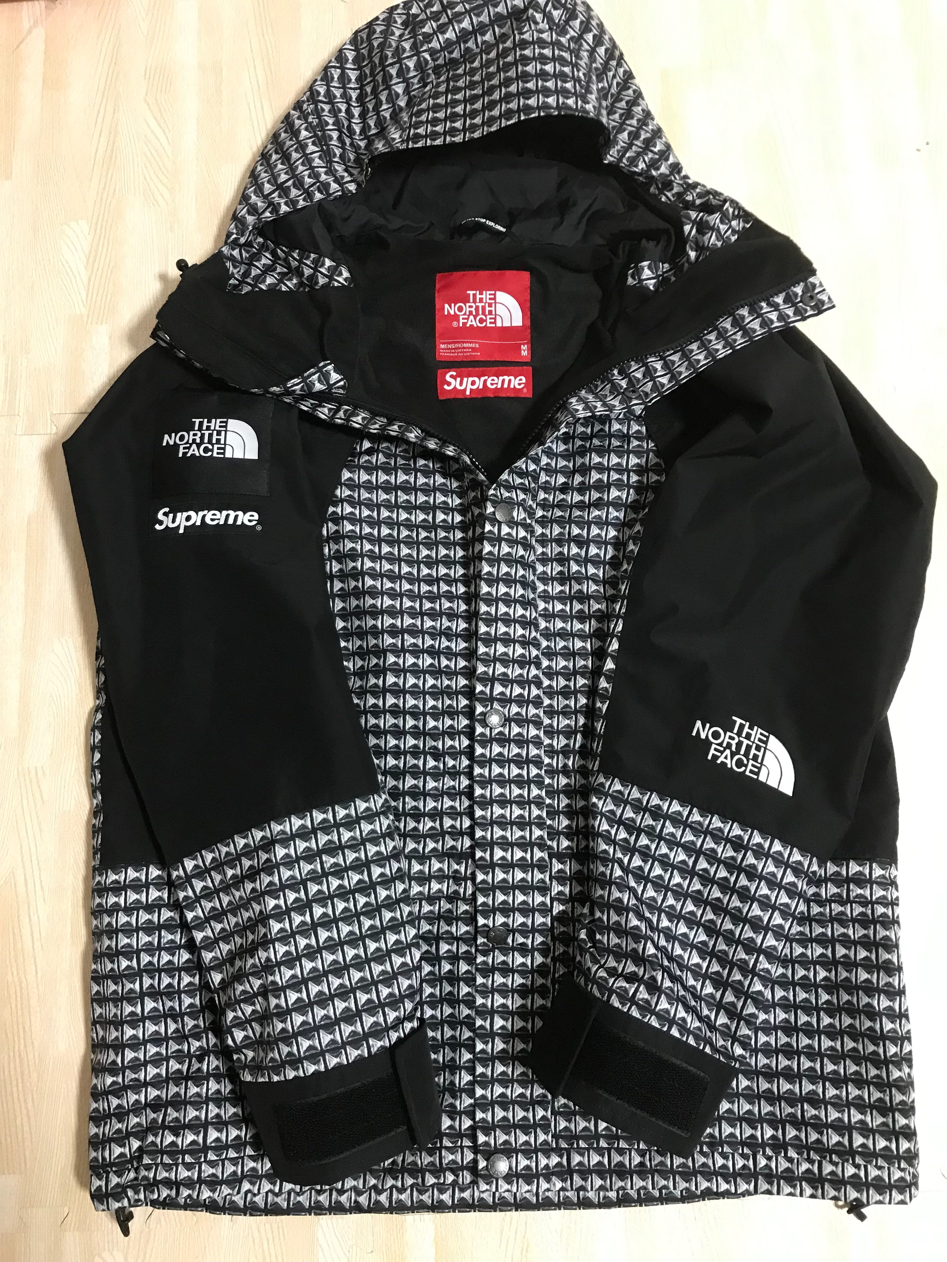 Supreme x The North Face Studded Mountain Light Jacket "Black"