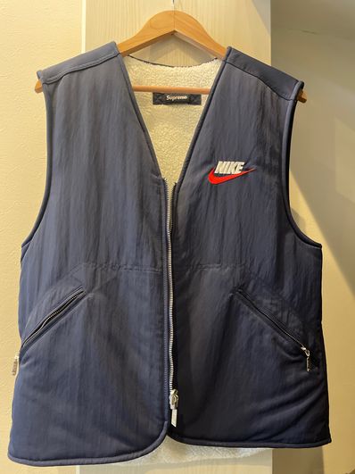 Supreme NIKE Reversible Nylon Sherpa Vest "Navy"