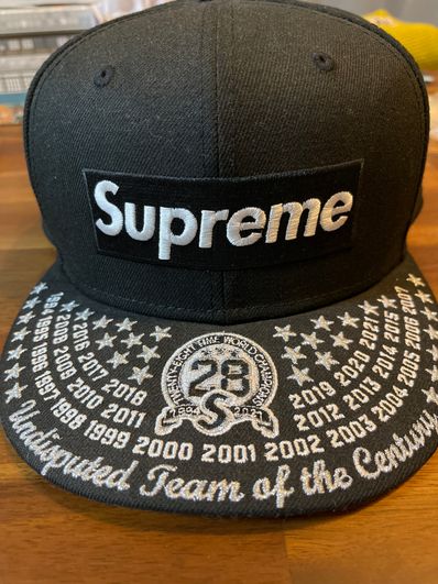 Supreme Undisputed Box Logo New Era "Black"