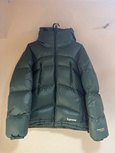 Supreme FW22 Reversible Featherweight Down Puffer Jacket