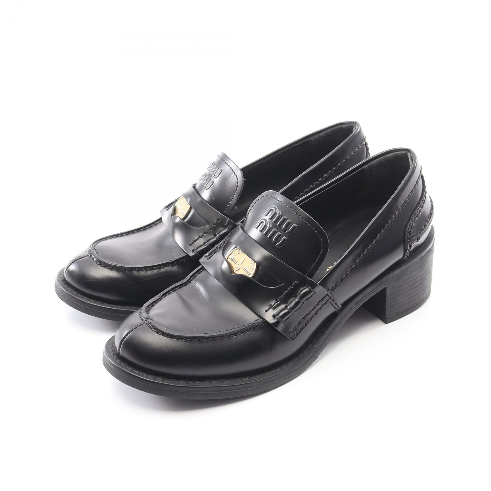 ミュウ ミュウ Miu Miu ブラッシュドレザー ローファー 靴 レザー レディース ブラック系 【中古】