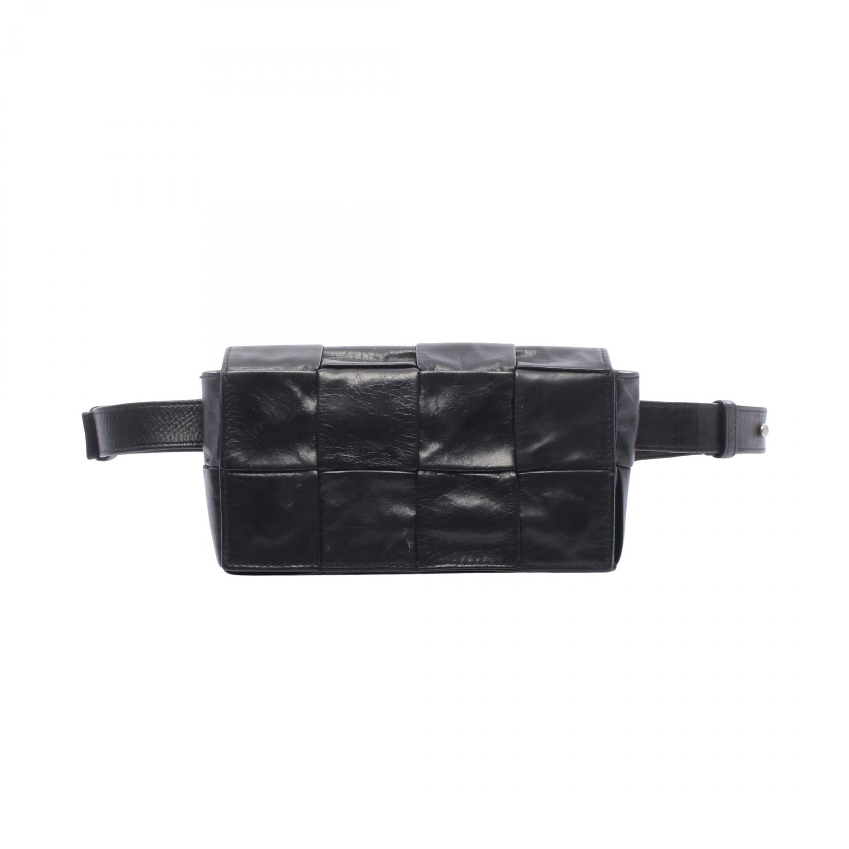 ボッテガヴェネタ BOTTEGA VENETA カセット ベルトバッグ マキシイントレチャート ウエストバッグ ボディバッグ バッグ レザー メンズ レディース ブラック系 【中古】