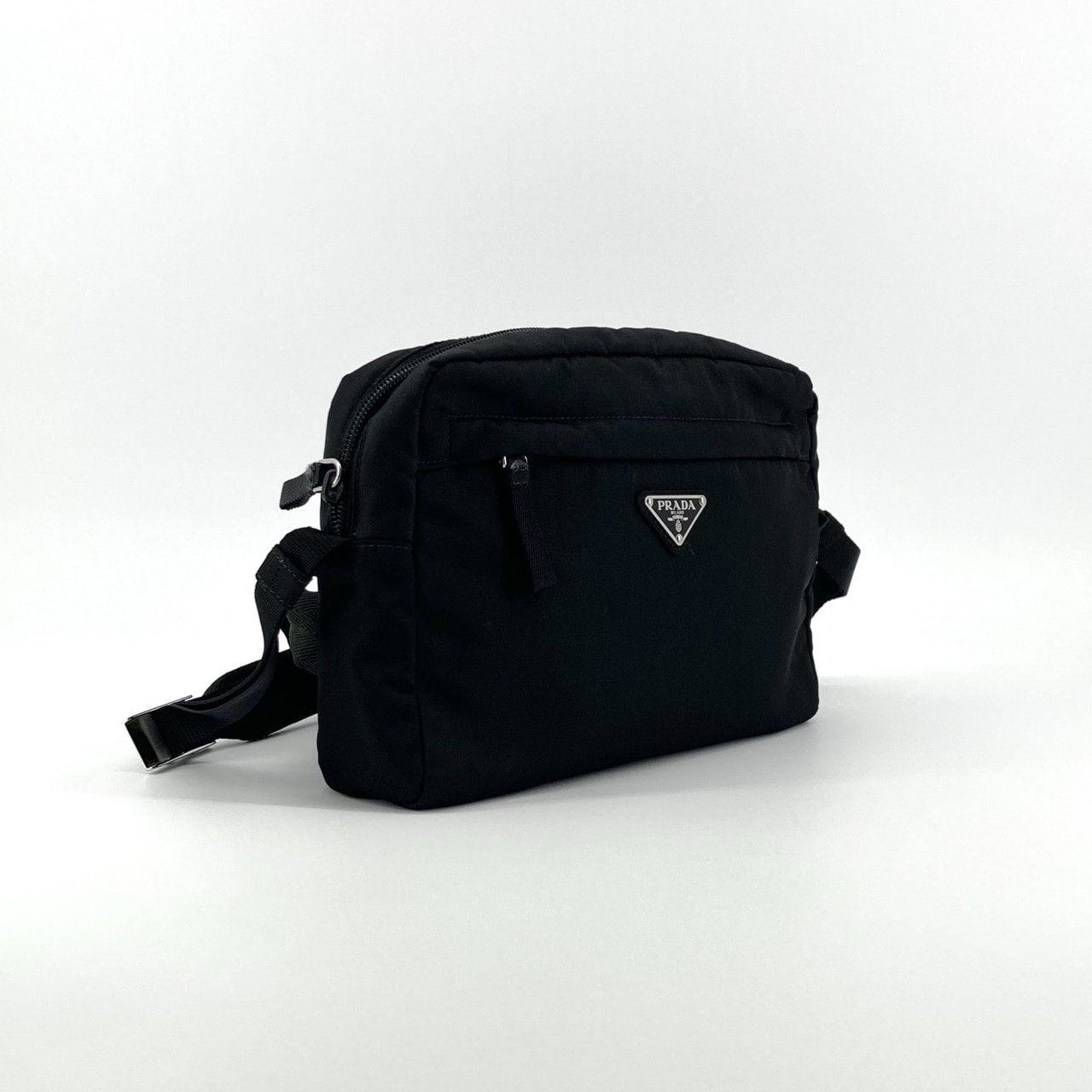 PRADA(プラダ) テスートナイロン 三角ロゴプレート 2VH090 ショルダーバッグ ブラック