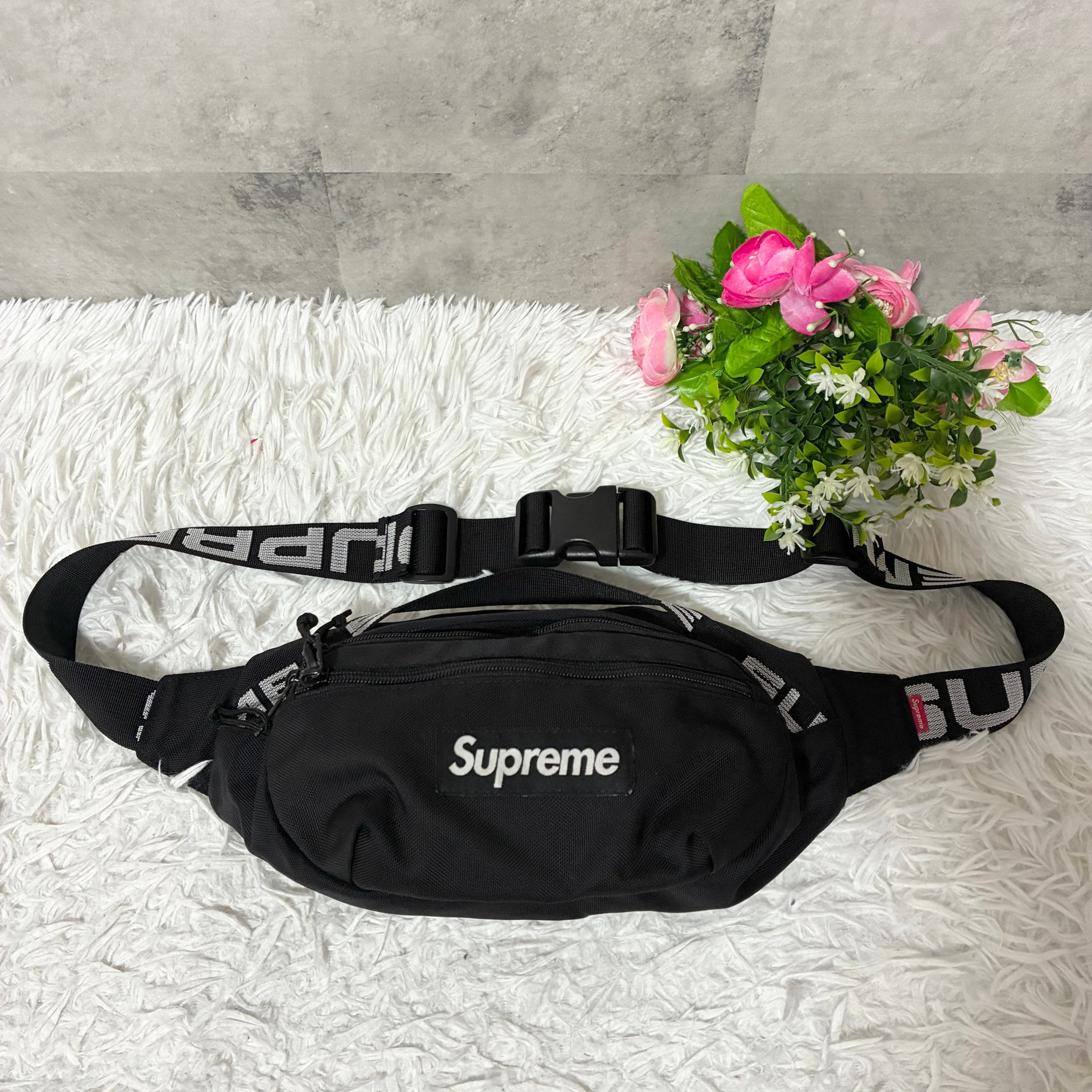 Supreme 18SS Waist Bag "Black"