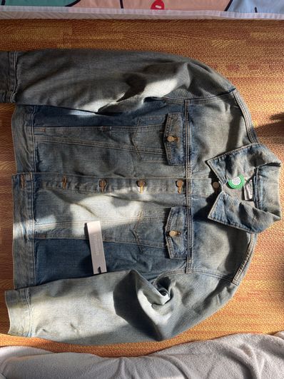 FEAR OF GOD ESSENTIALS Denim Trucker Jacket "Distressed Indigo"