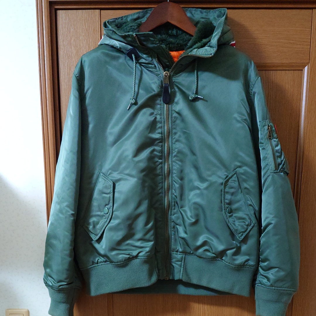 Supreme Hooded MA-1 "Olive"