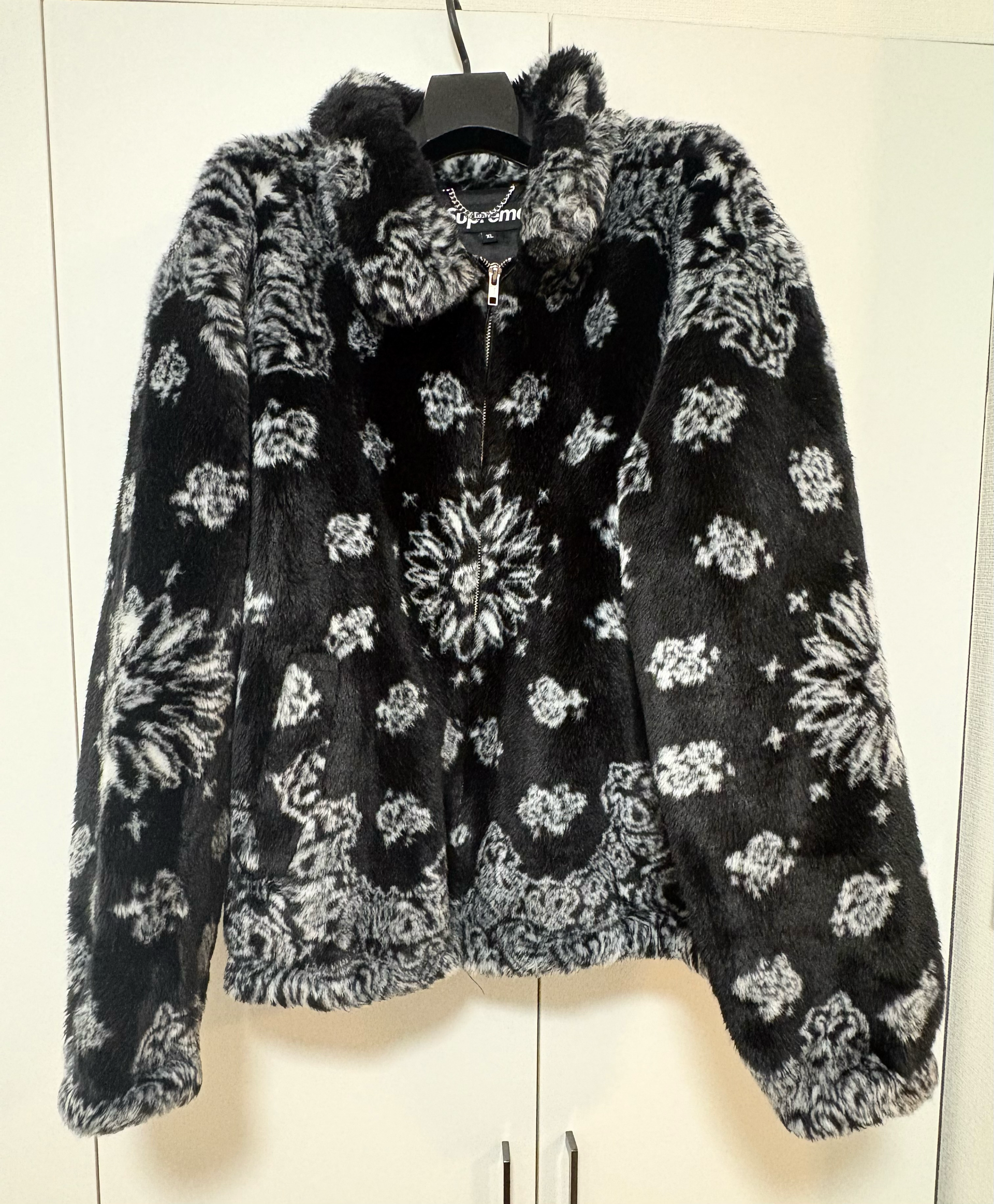 Supreme Bandana Faux Fur Bomber Jacket "Black"