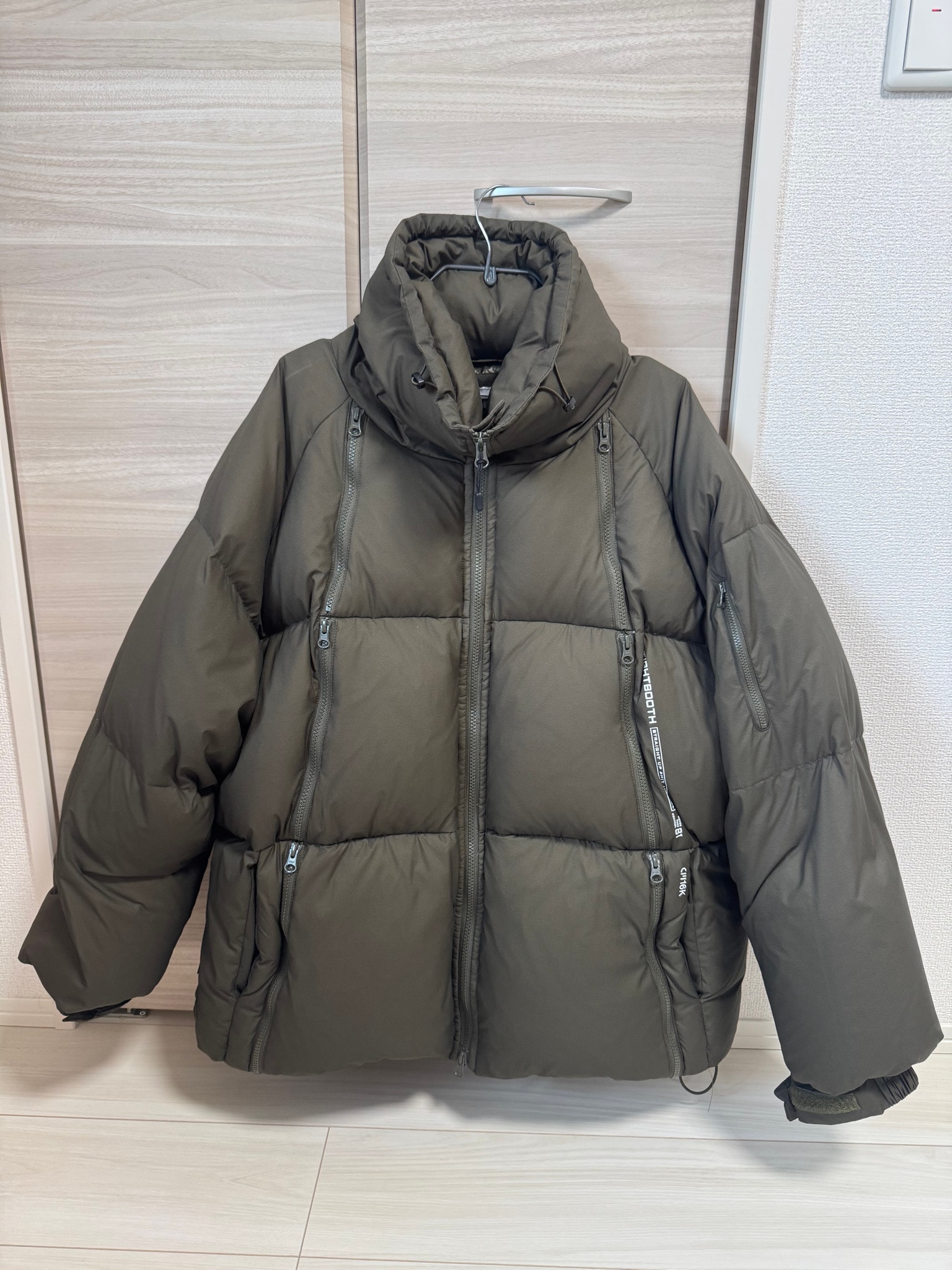 Tightbooth Six Pack Down Jacket olive
