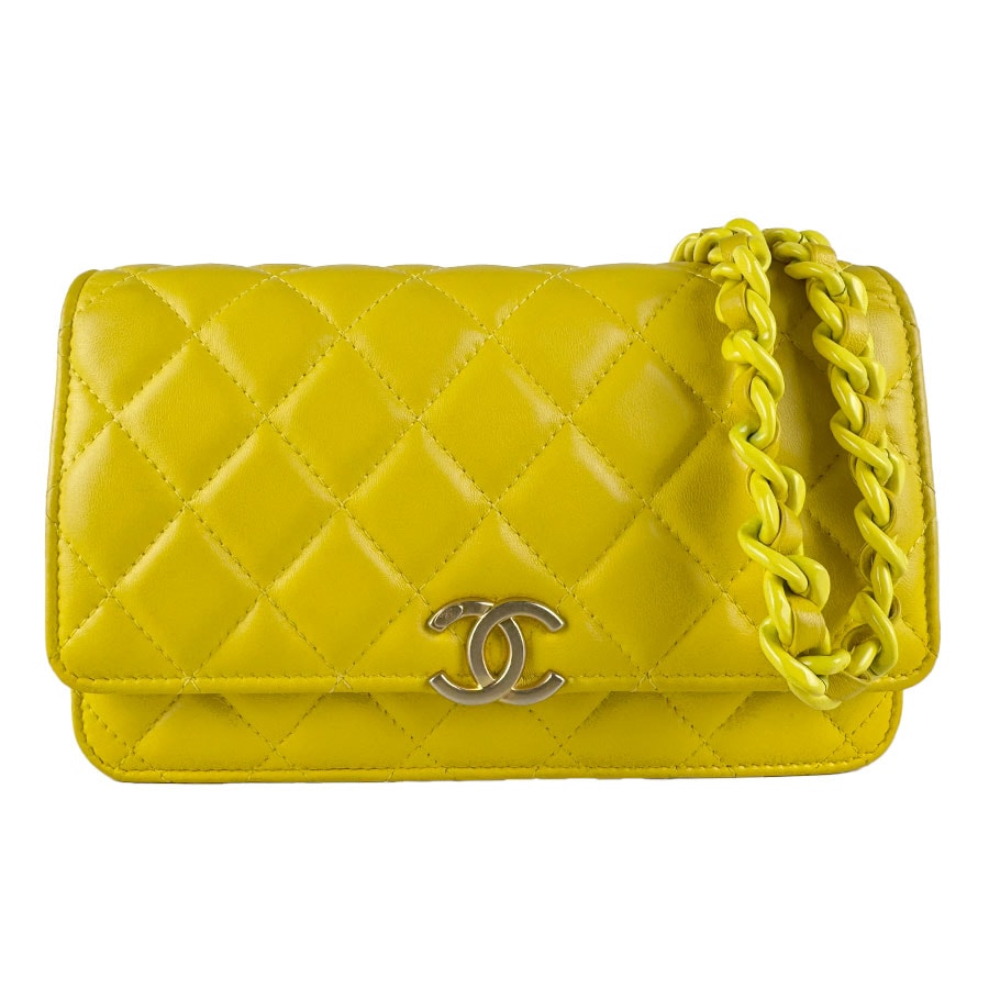 シャネル CHANEL  チェーンウォレット ラムスキン イエロー レディース【中古】 z10894