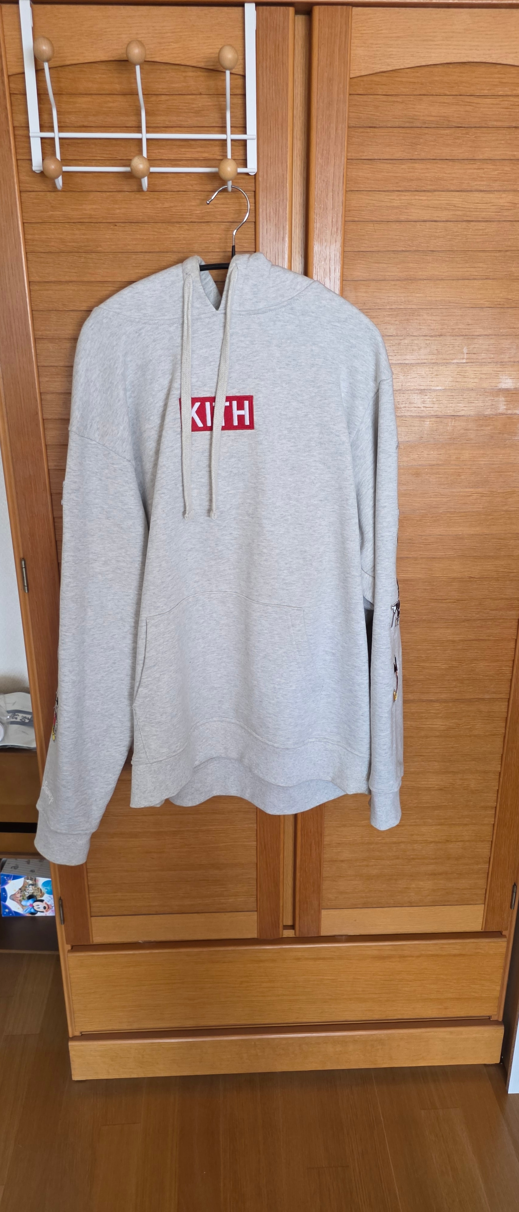 KITH Disney Mickey Sleeve Patches Hoodie "Grey"