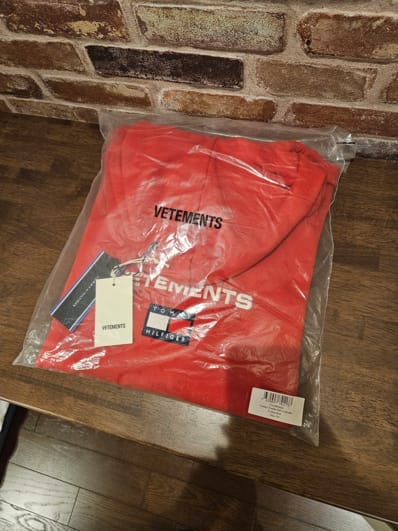 VETEMENTS×Tommy Hilfiger★Double Sleeve Hooded Sweatshirt ヴェトモン トミーヒルフィガー ダブルスリーブパーカー