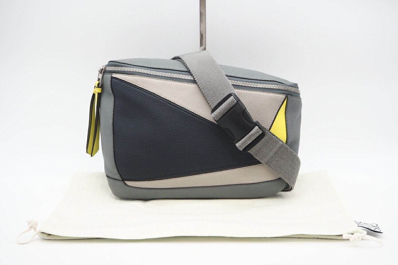 極美品 LOEWE ロエベ カーフスキン PUZZLE ボディバッグ 306.50.T57 ボディバッグ グレー ブラック イエロー カーフレザー メンズ