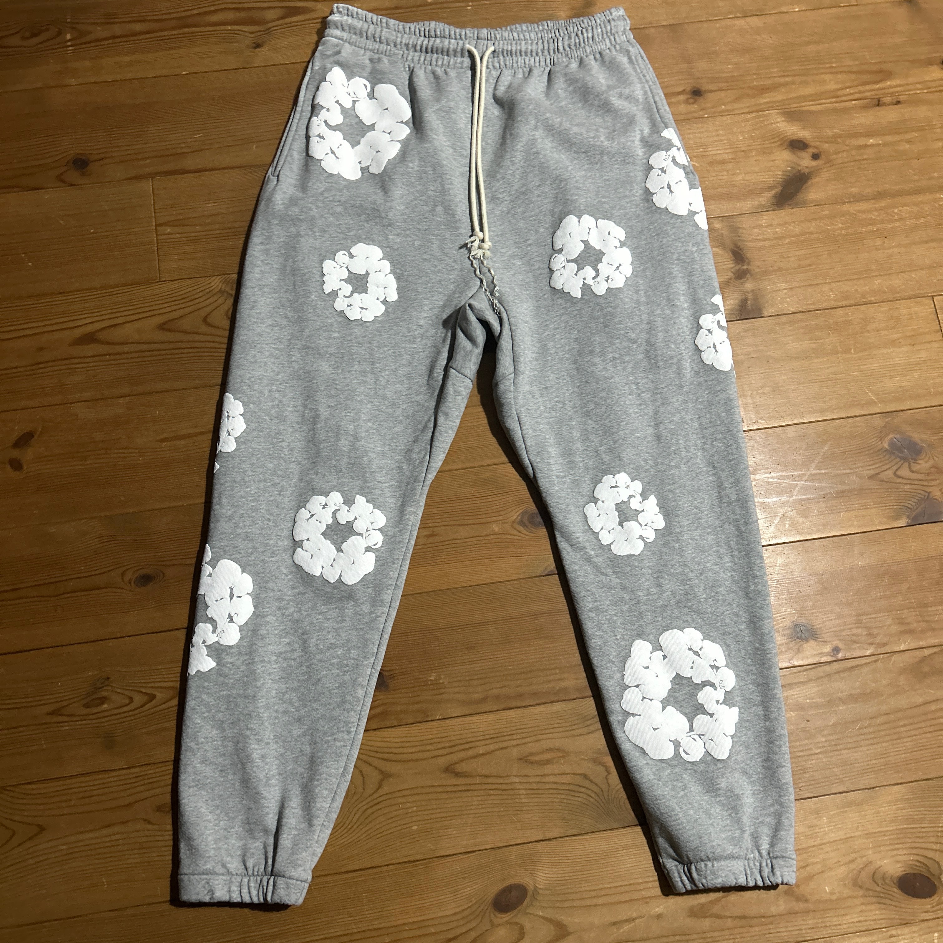 DENIM TEARS The Cotton Wreath Sweat Pants "Grey"