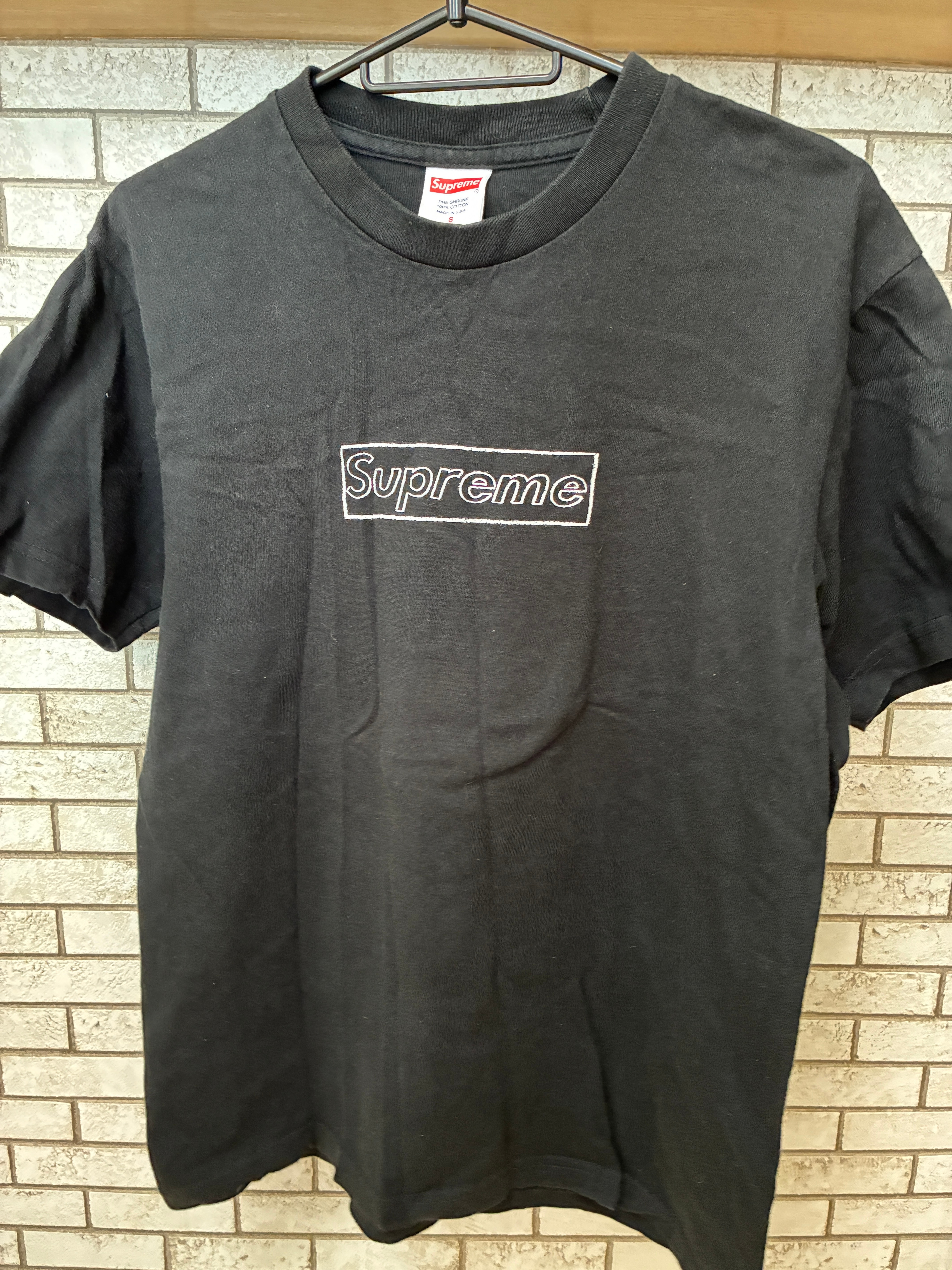 Supreme KAWS Chalk Logo Tee "Black"