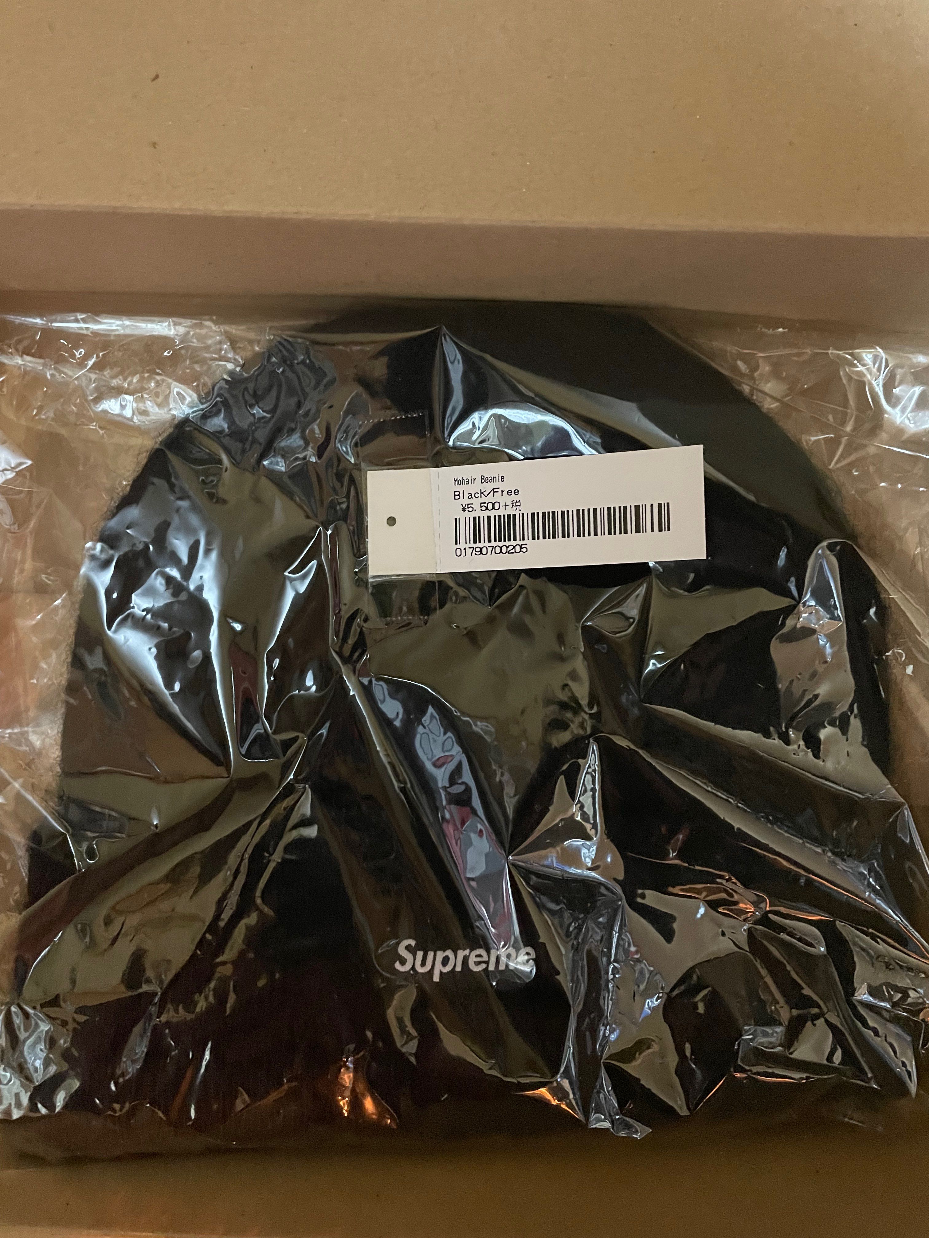 Supreme Mohair Beanie "Black" (20FW)