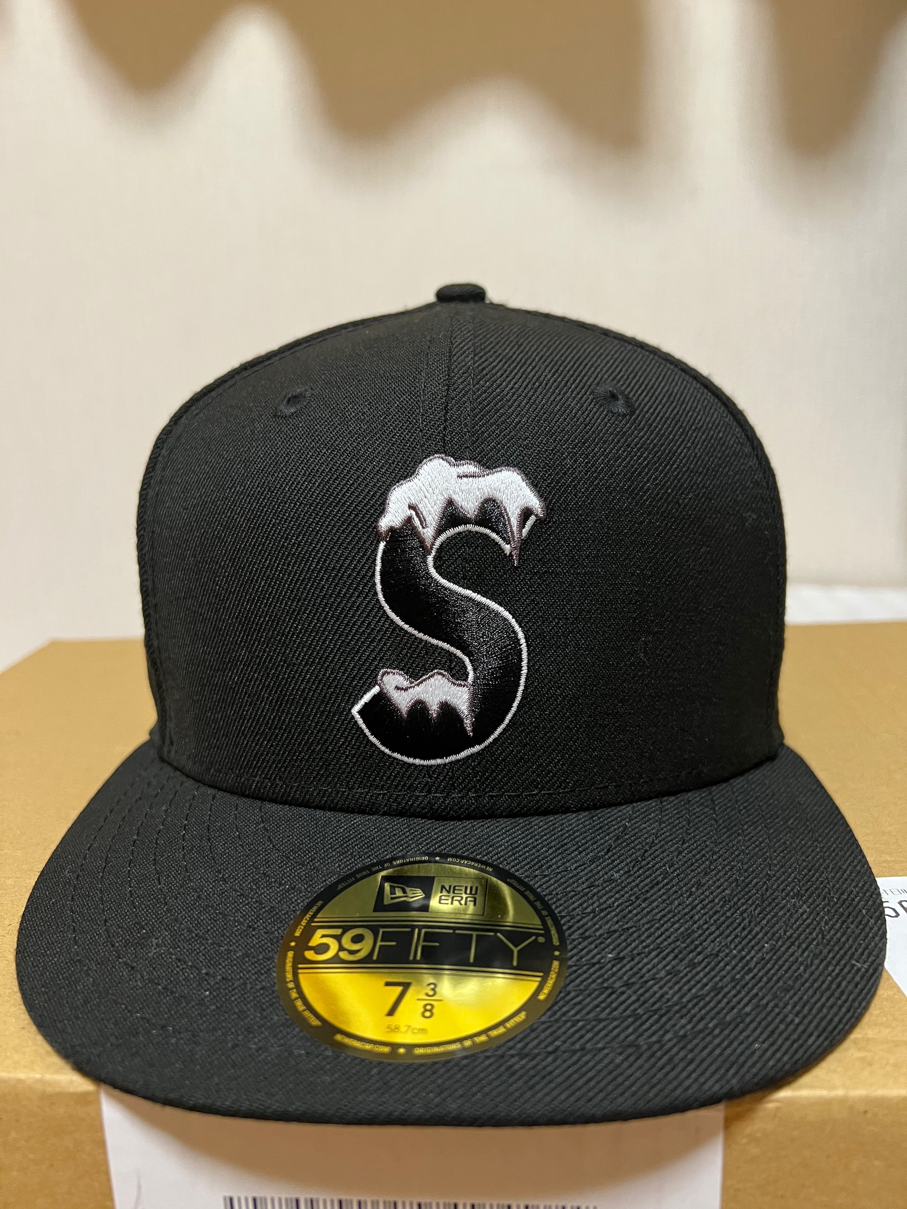Supreme S Logo New Era® "Black" (20FW)