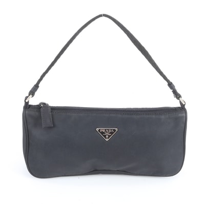 プラダ テスート ナイロントライアングルロゴショルダーバッグ