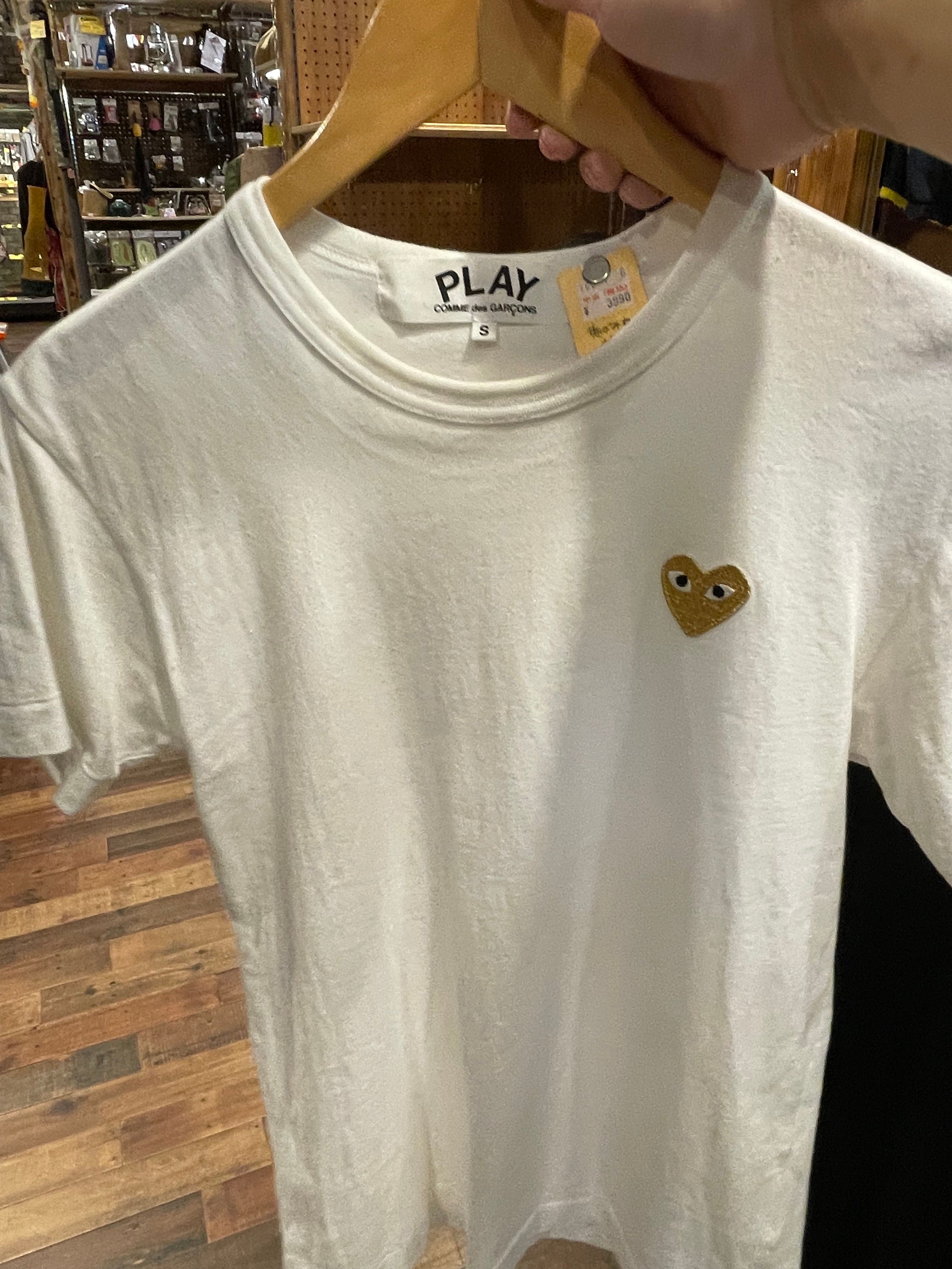 コムデギャルソンプレイ Tシャツ "ゴールド/ホワイト"
