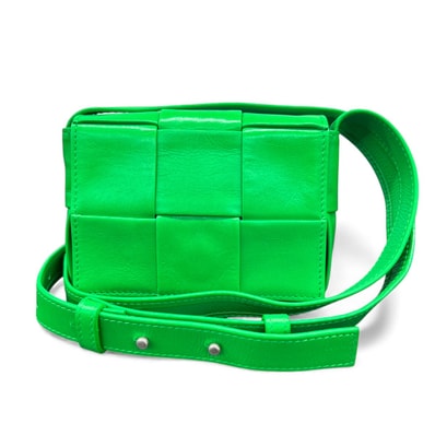 BOTTEGA VENETA 極美品 ボッテガヴェネタ キャンディカセット ショルダーバッグ マキシ イントレチャート 667048 レザー パラキート グリーン RFID確認済 クロスボディ ポシェット ミニバッグ Aランク 中古 鑑定済 ボッテガバッグ