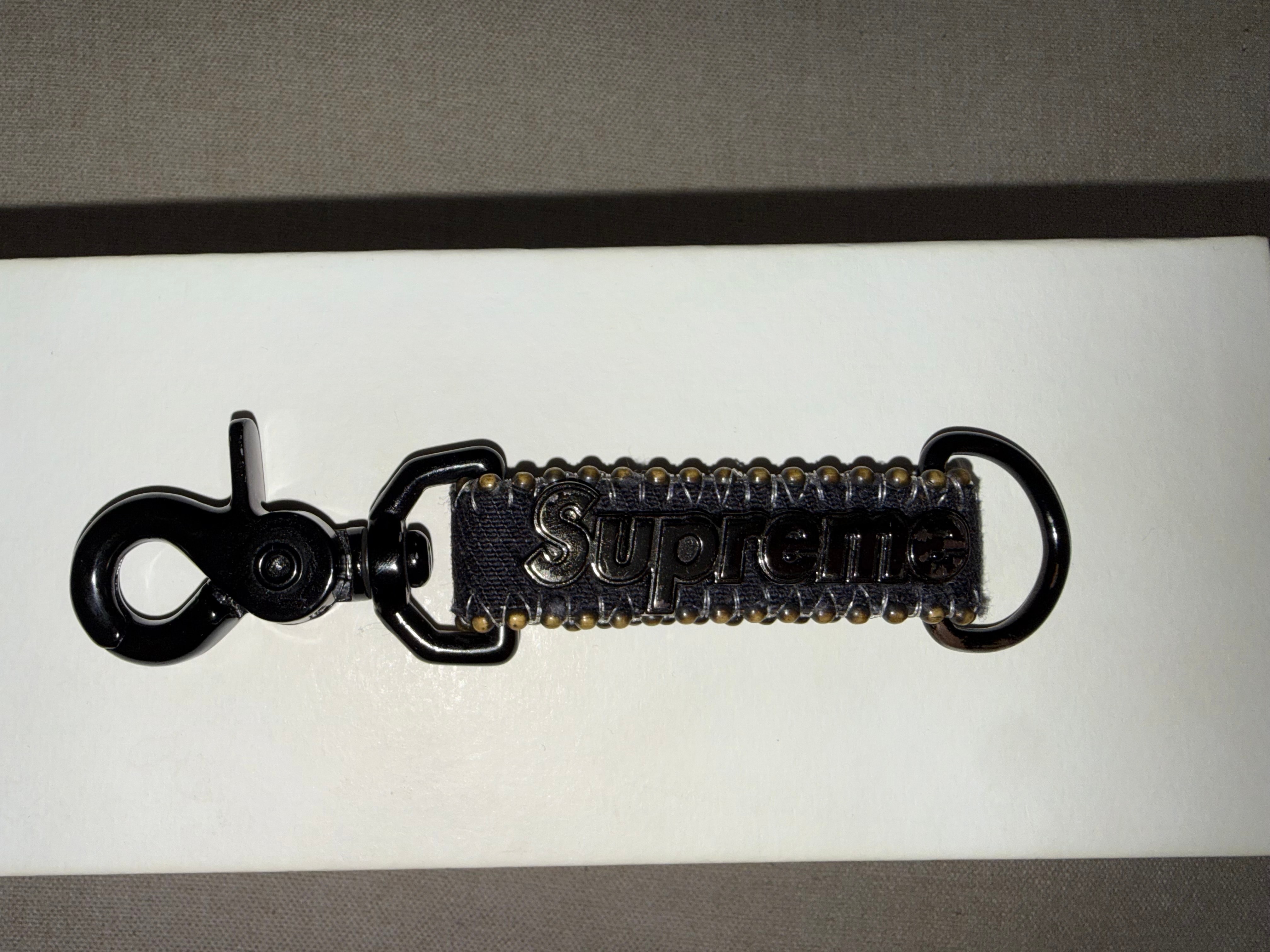 Supreme / Nite Ize S Logo Keychain 