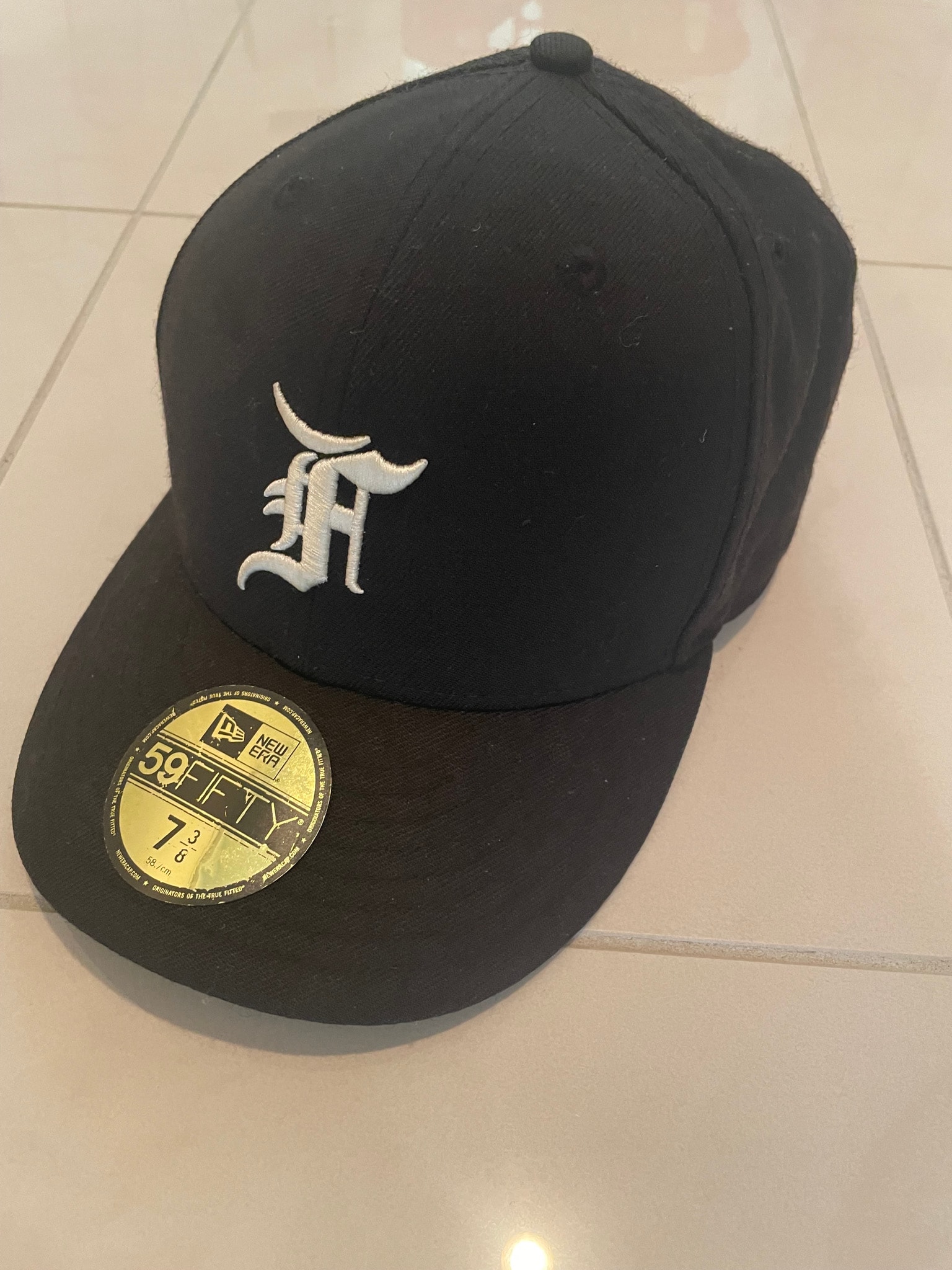 FEAR OF GOD ESSENTIALS New Era Fitted Cap (FW20) "Black"