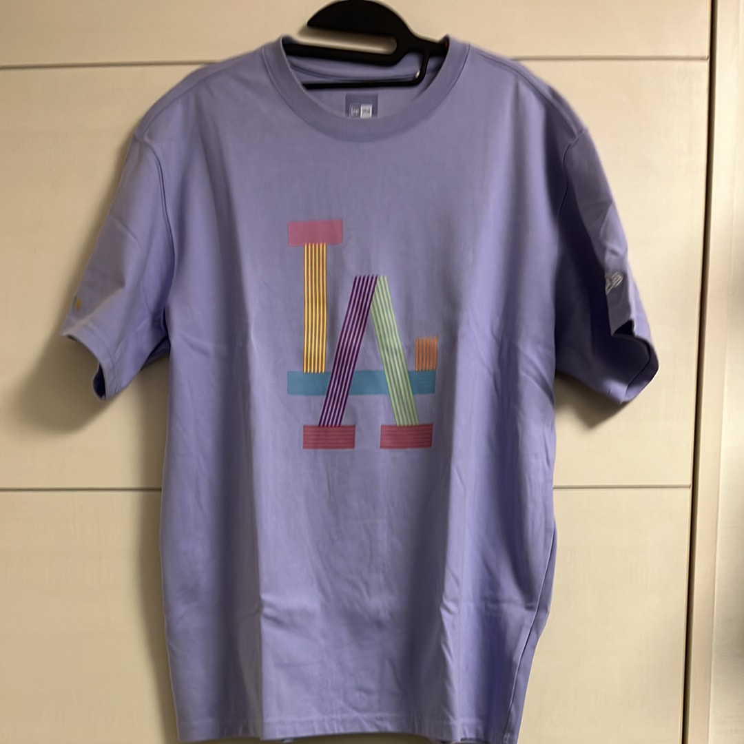 NEW ERA BTS x MLB Dynamite Los Angeles Dodgers Performance Tee "Lavender"