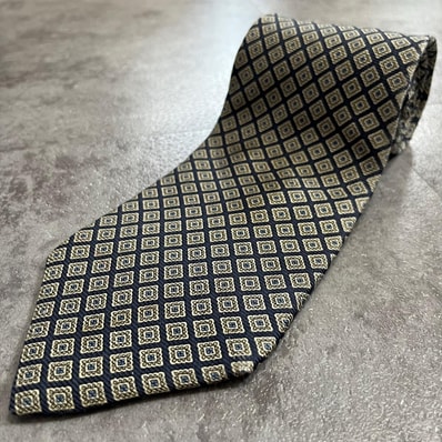 【Brooks Brothers】ブルックスブラザーズ スクエアメダリオン 小紋柄 幾何学 ネクタイ ネイビー グレー シルク100% アメリカ製 メンズ
